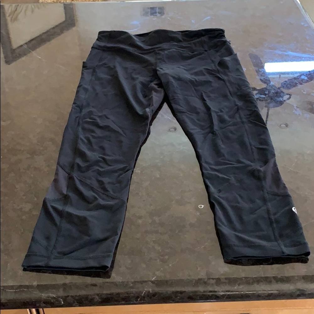 Lululemon black cropped leggings